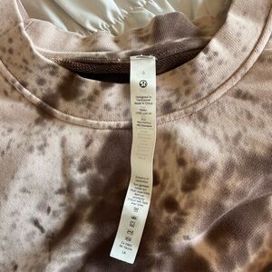 Cute and comfy lululemon crew sweathsirt! Limited edition no longer available